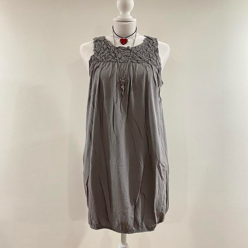 5/$25 Y2K Grey Ruffled Sleeveless Tank Top